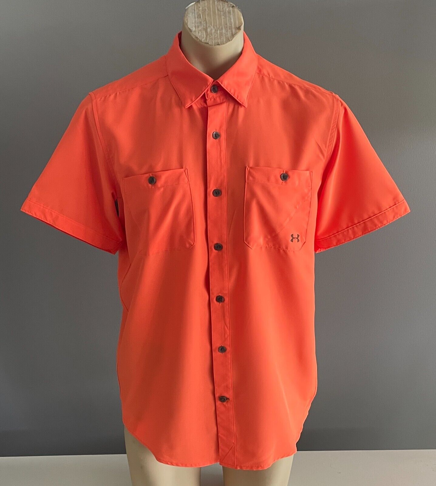 Mens UNDER ARMOUR " HeatGear " Neon Orange Short Sleeve Button Shirt Size M NEW