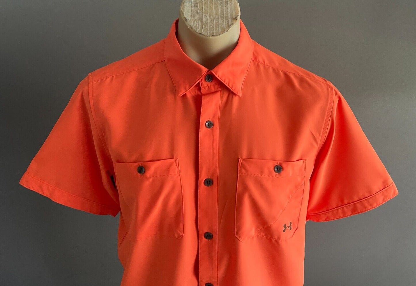 Mens UNDER ARMOUR " HeatGear " Neon Orange Short Sleeve Button Shirt Size M NEW
