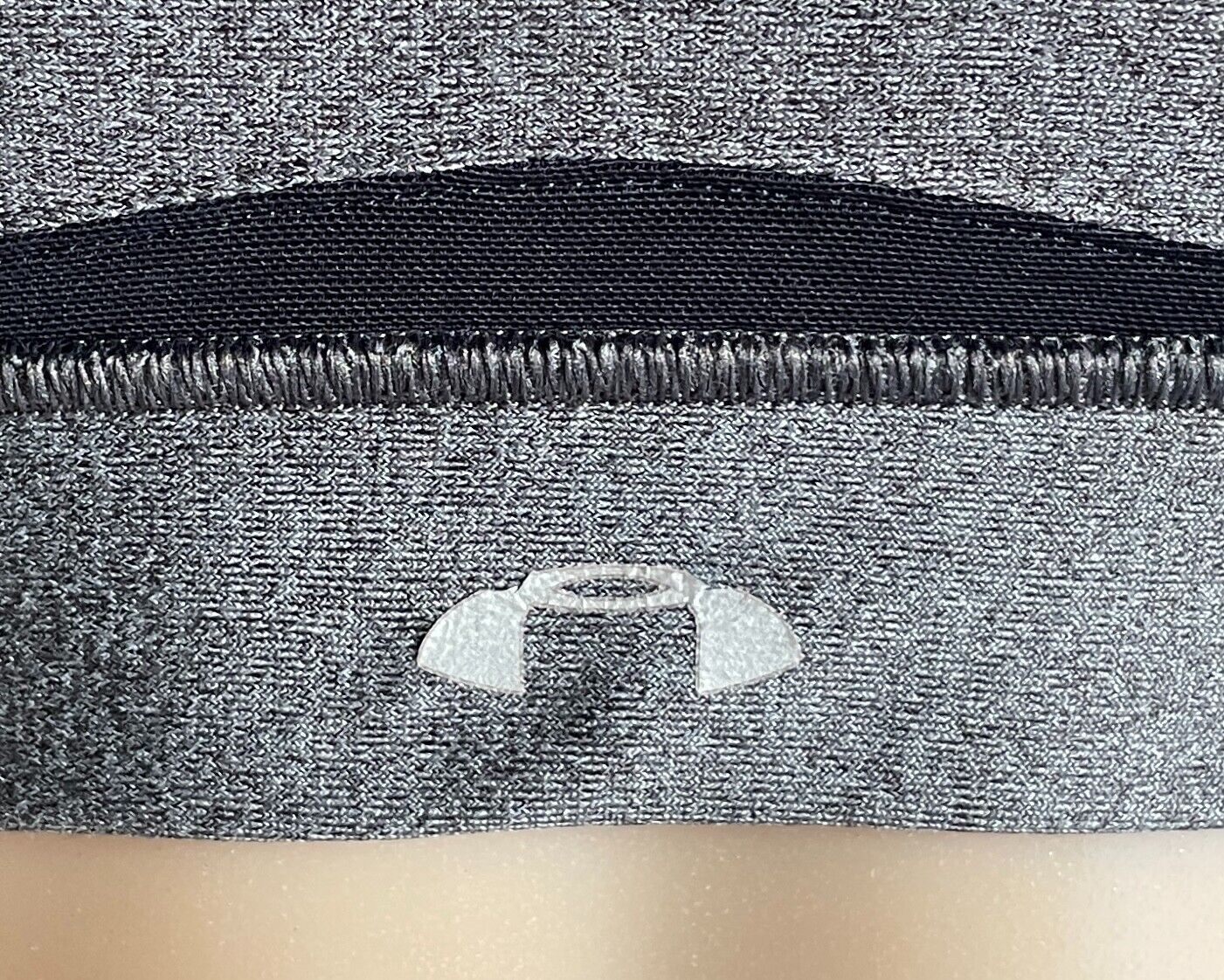 UNDER ARMOUR Sports Bra 10C Grey Black Crop Top Racer Back Medium Support 32C 10
