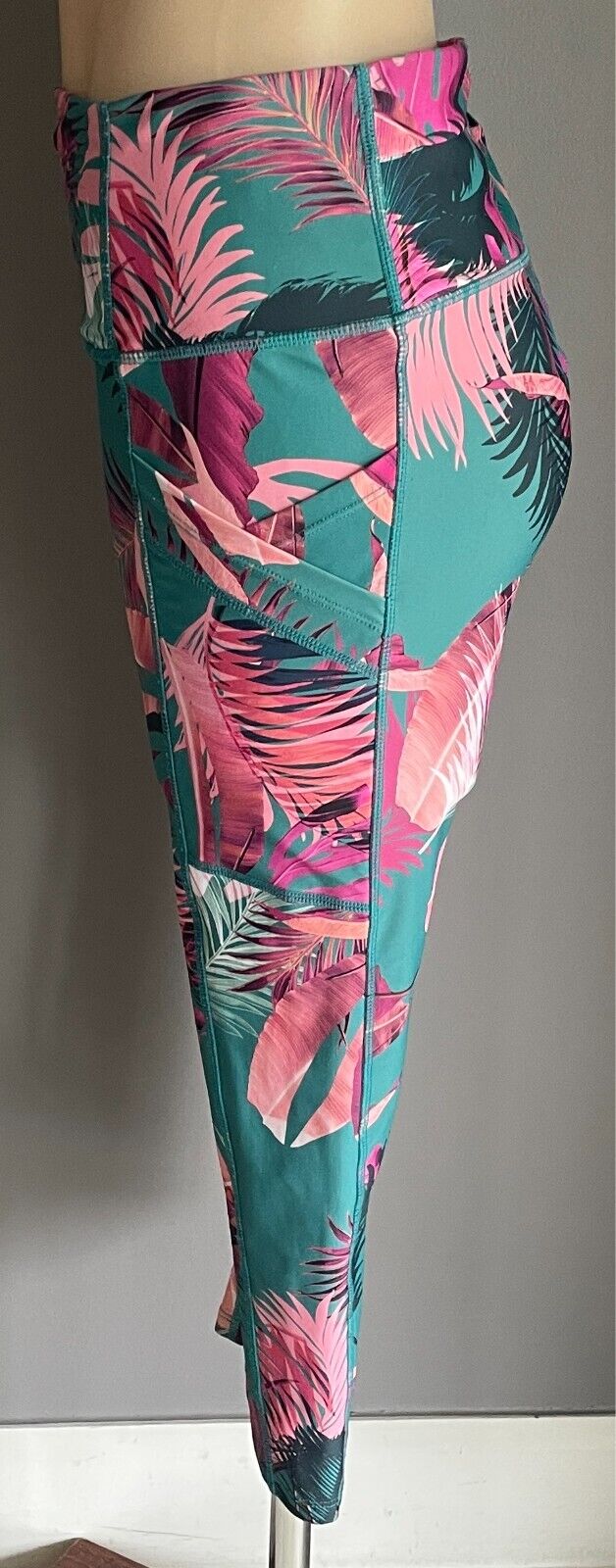 ROCKWEAR Leggings Green Pink Coral Tropical Print 7/8 Length Activewear Size 14