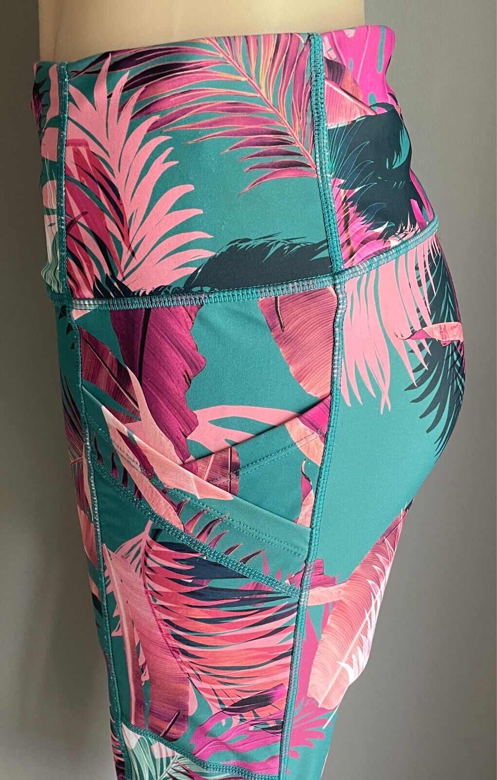 ROCKWEAR Leggings Green Pink Coral Tropical Print 7/8 Length Activewear Size 14