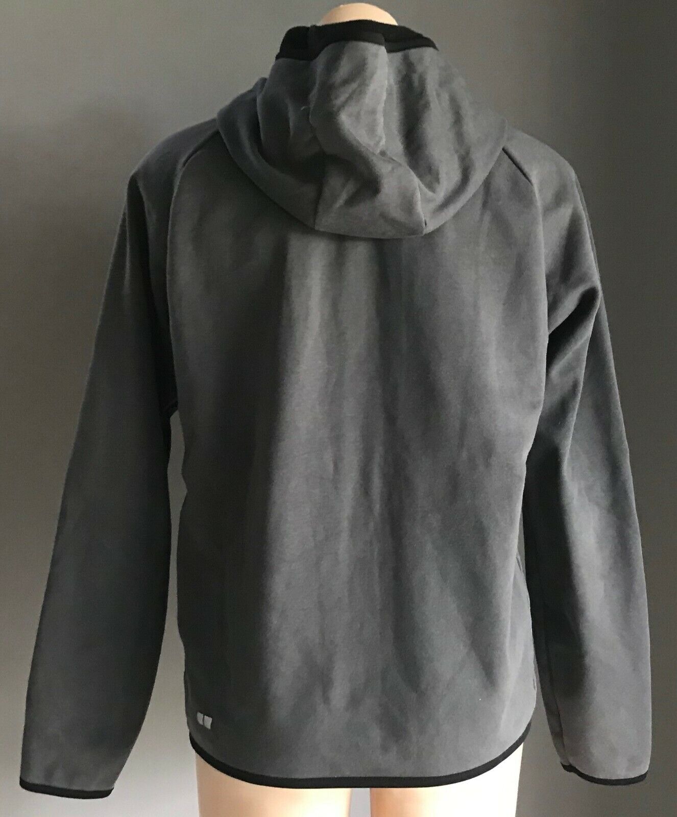 UNIQLO Hooded Jacket Hoodie Grey Soft Shell Zip Front Sz M 10 Casual Sports Walk