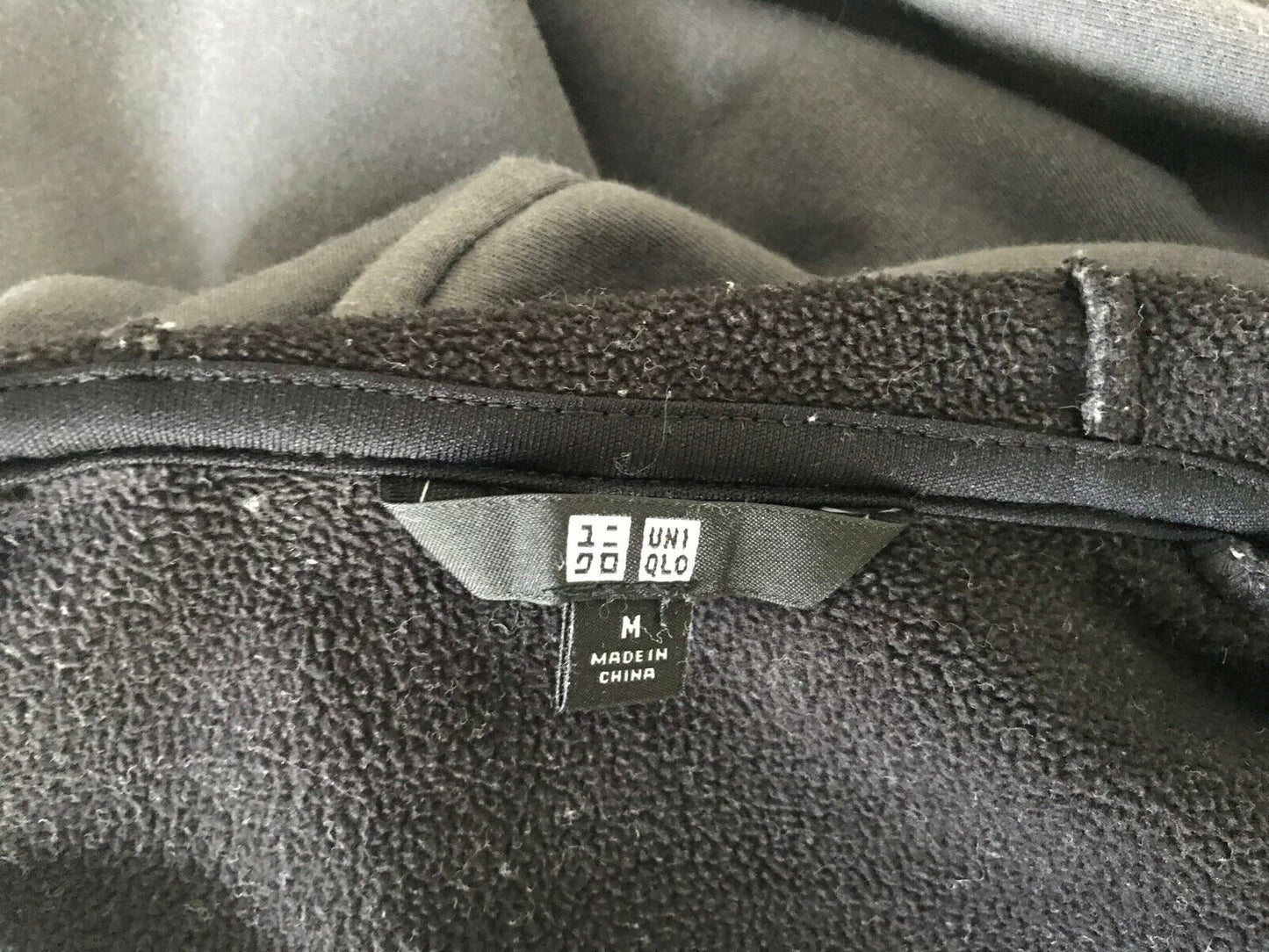 UNIQLO Hooded Jacket Hoodie Grey Soft Shell Zip Front Sz M 10 Casual Sports Walk