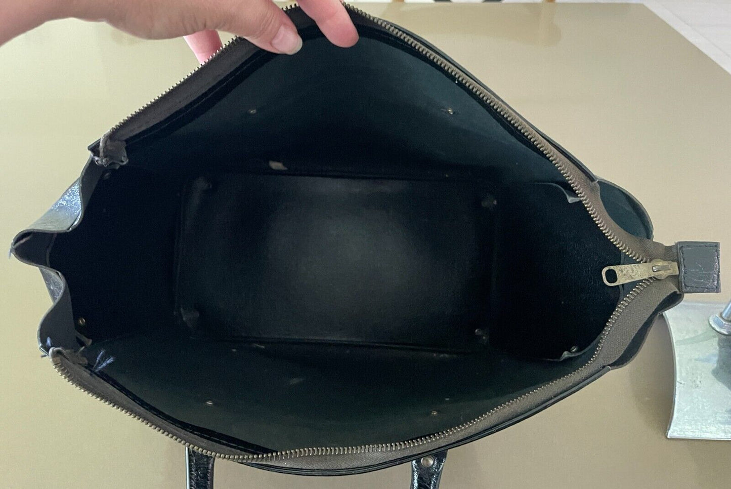 ST MICHAEL HandBag Crackled Black Patent Pleather Tote Double Handles Vintage