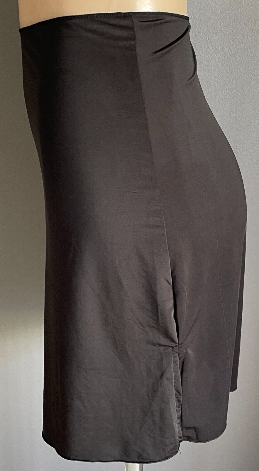 HOLD ME TIGHT Black Soft to Touch Half Slip Side Slit Ladies Petticoat Size 14