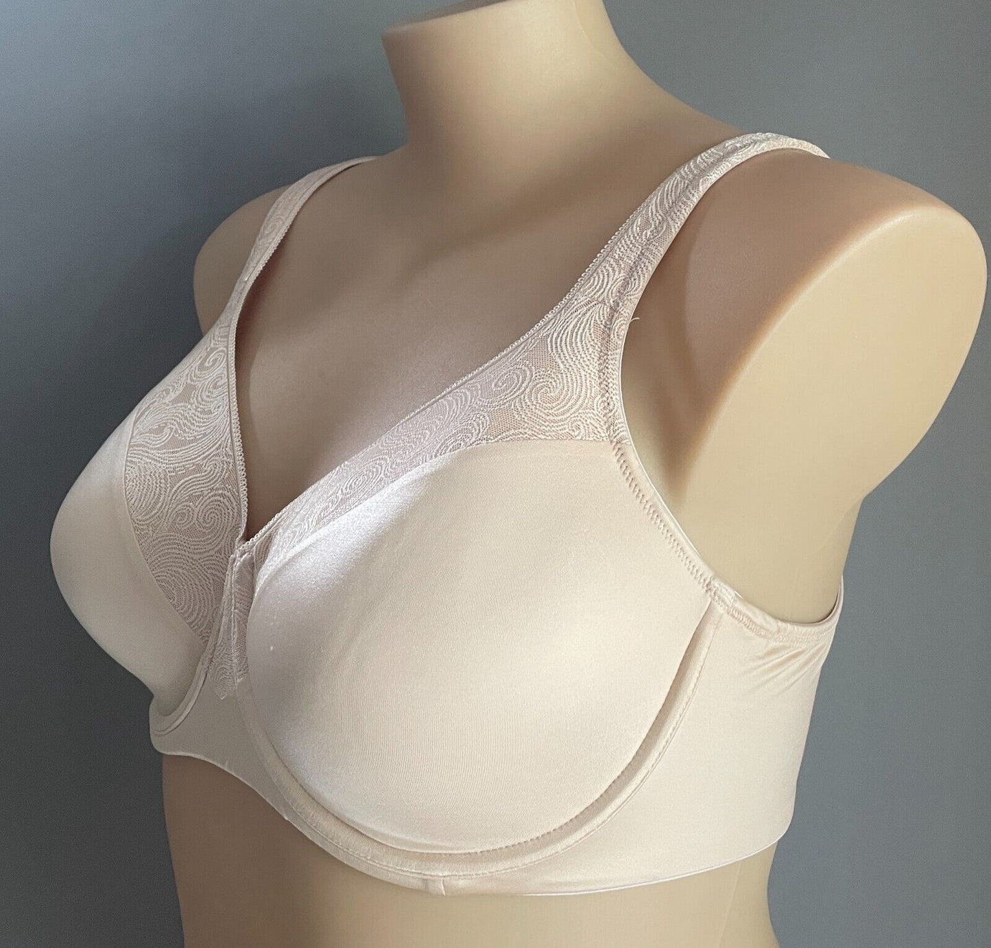 PLAYTEX Bra 20C Beige Secrets Undercover Slimming Adjustable Underwire 4S83 20 C