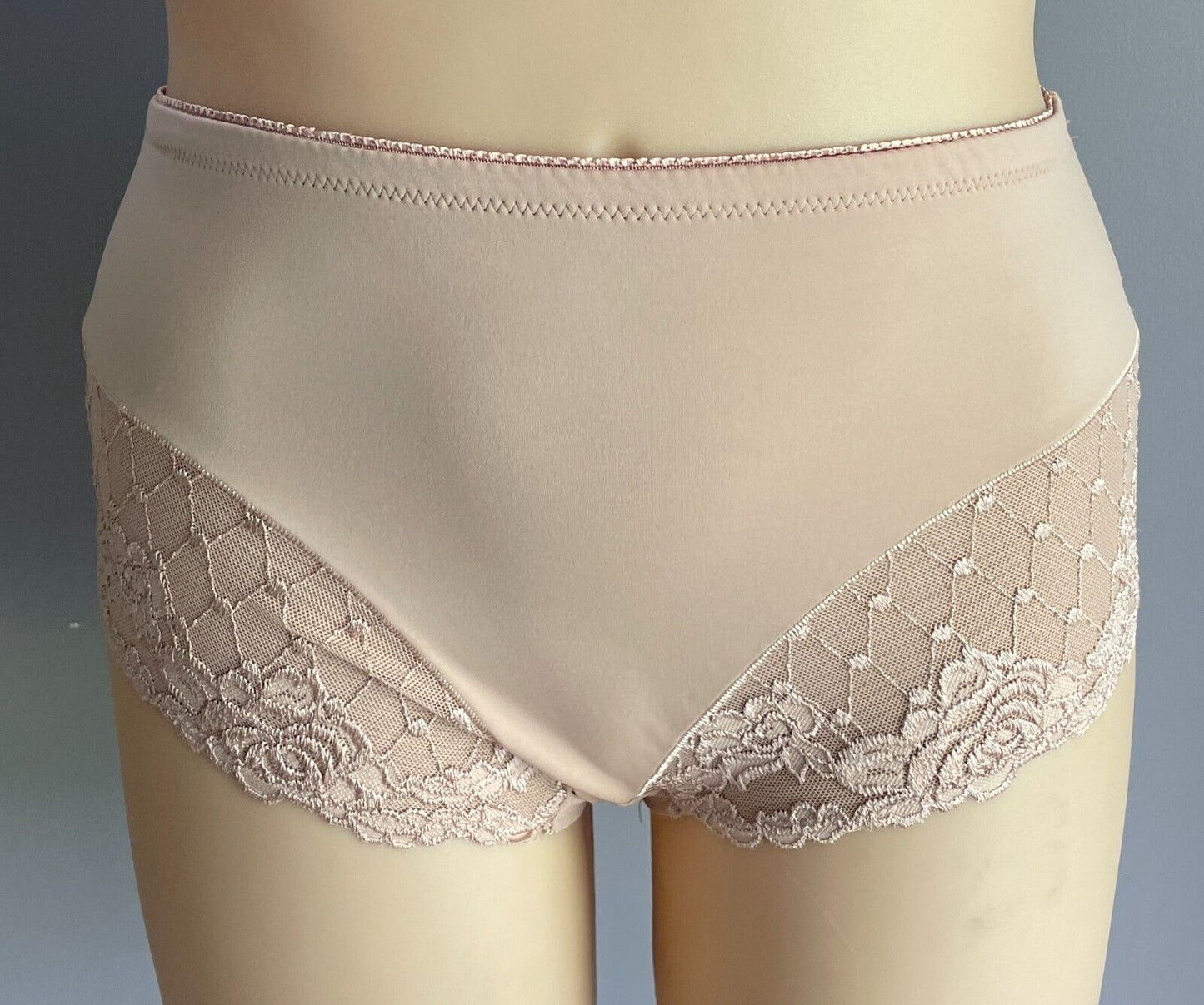 ShapeWear LUXURY COLLECTION Control Briefs Pants Mocha Tummy Control Size 24 NEW