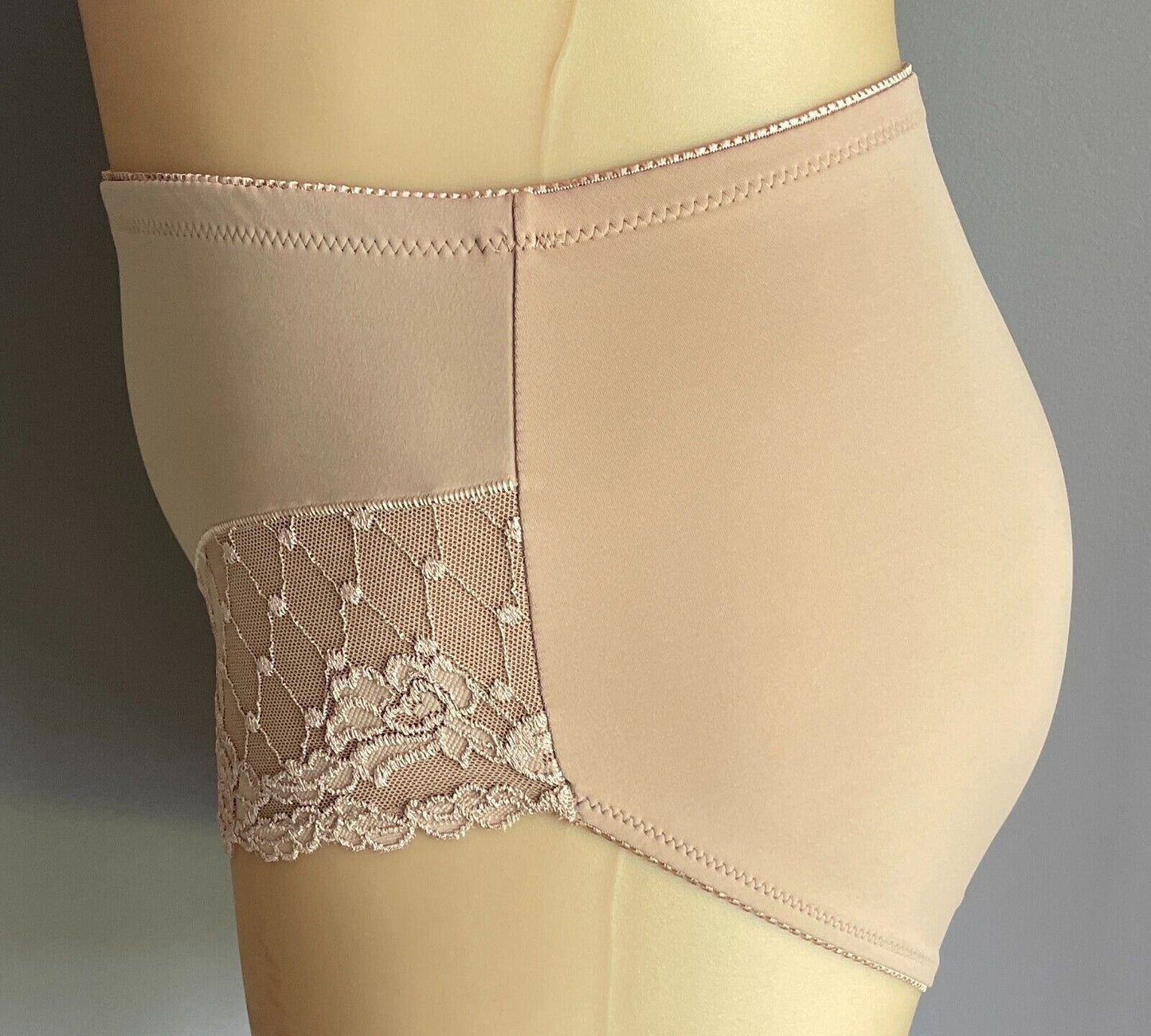 ShapeWear LUXURY COLLECTION Control Briefs Pants Mocha Tummy Control Size 24 NEW
