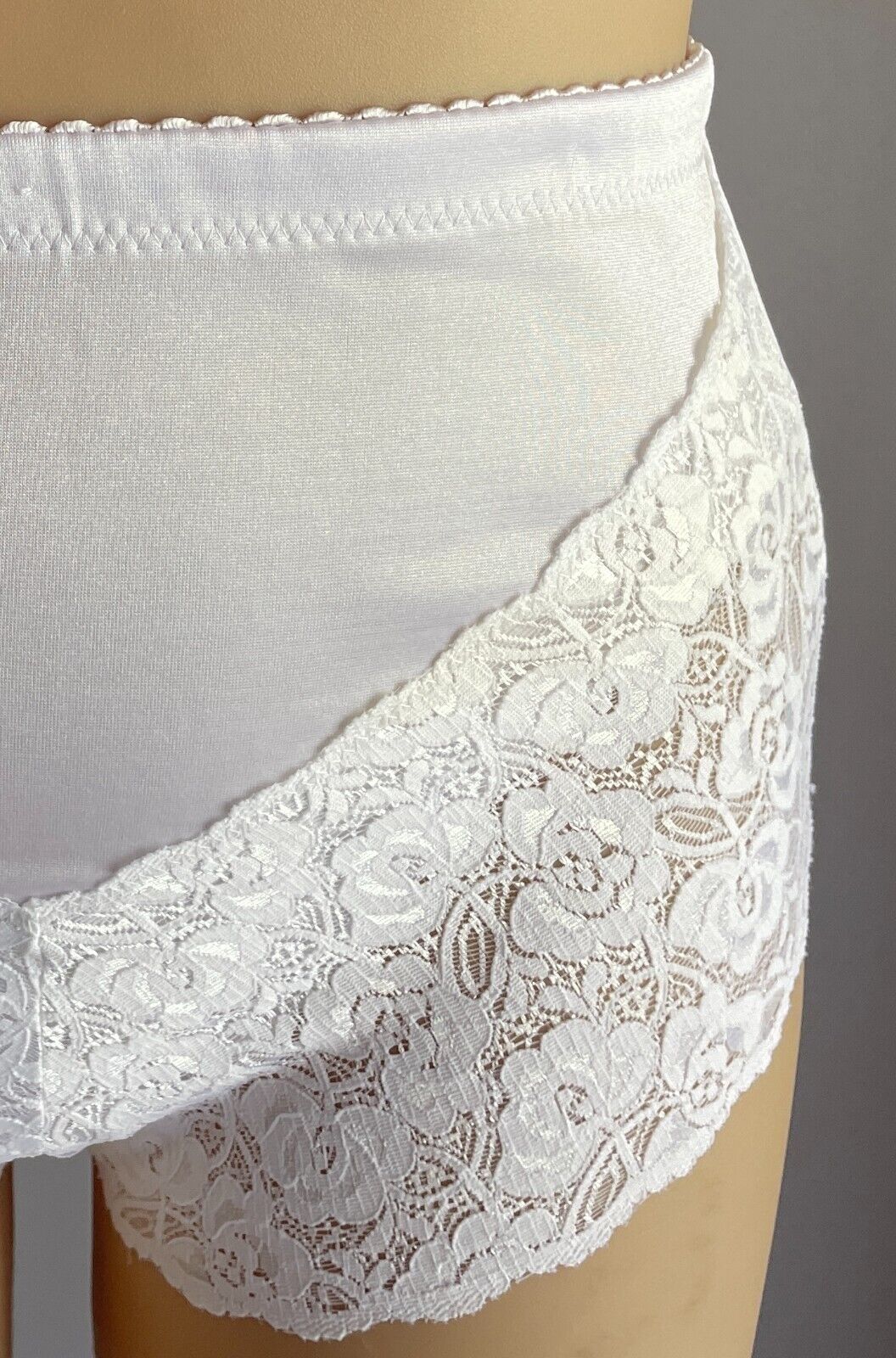 LUXURY COLLECTION Control Briefs ShapeWear White Pants Tummy Control Size 24
