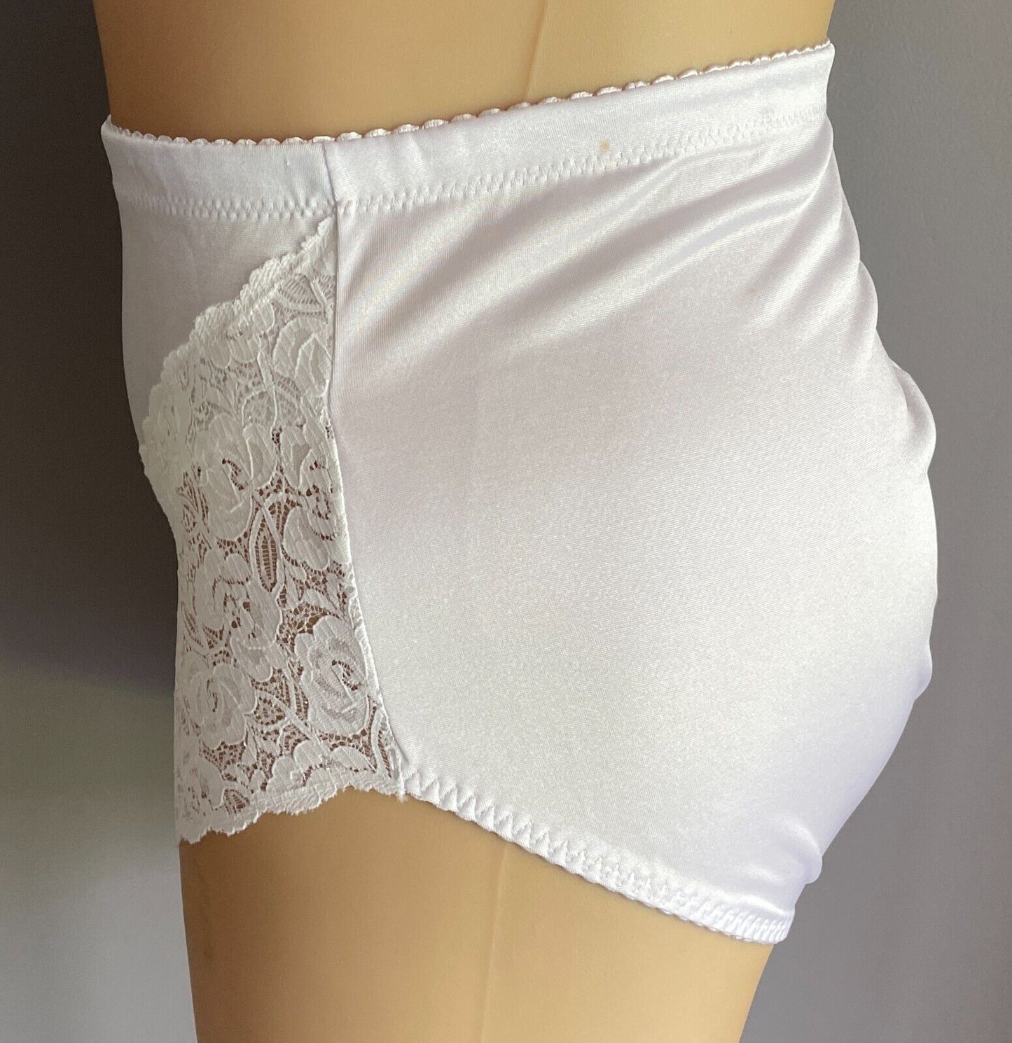 LUXURY COLLECTION Control Briefs ShapeWear White Pants Tummy Control Size 24