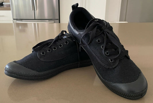Mens DUNLOP VOLLEY Sport Shoes Black Grey Trim Lace Up Sneakers US9 UK8 NOS NEW