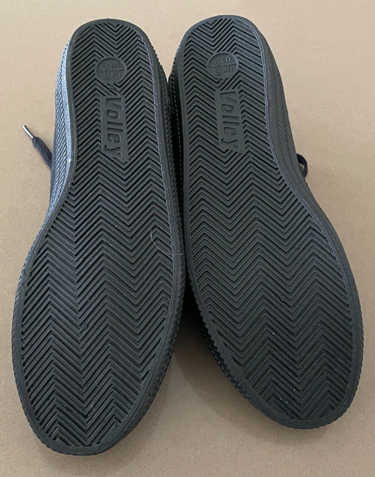 Mens DUNLOP VOLLEY Sport Shoes Black Grey Trim Lace Up Sneakers US9 UK8 NOS NEW