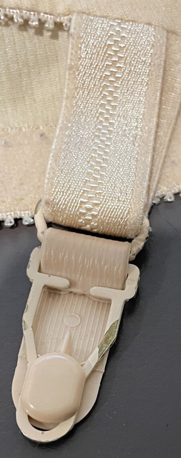 PLAYTEX Can't Believe Its A Girdle Suspender Belt Beige Open Bottom Size 16 Vtg