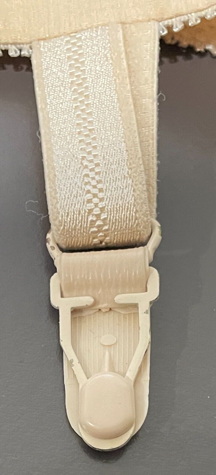 PLAYTEX Can't Believe Its A Girdle Suspender Belt Beige Open Bottom Size 16 Vtg