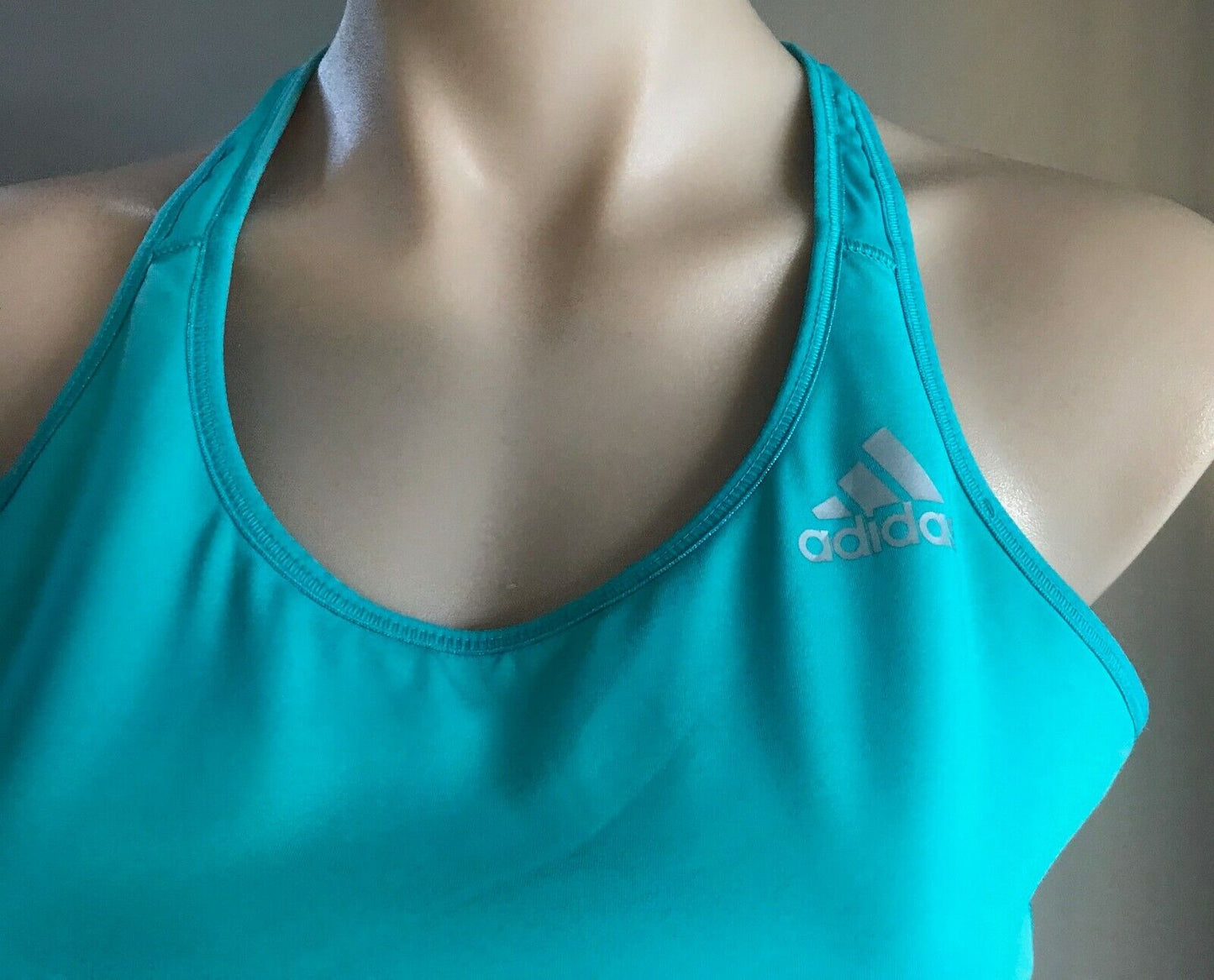 ADIDAS Climachill Sports Bra Aqua Green Silver Trim Quick Dry Top Sz L  12 New