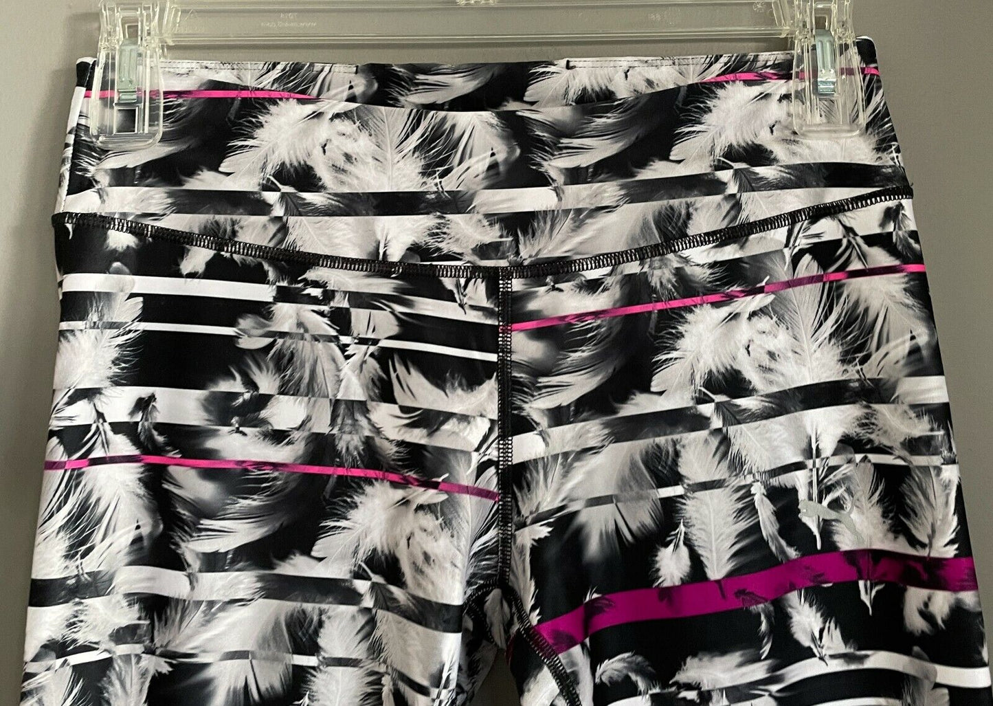 PUMA All Eyes On Me Leggings Black Magenta White Feather 3/4 Sz L 14 Activewear