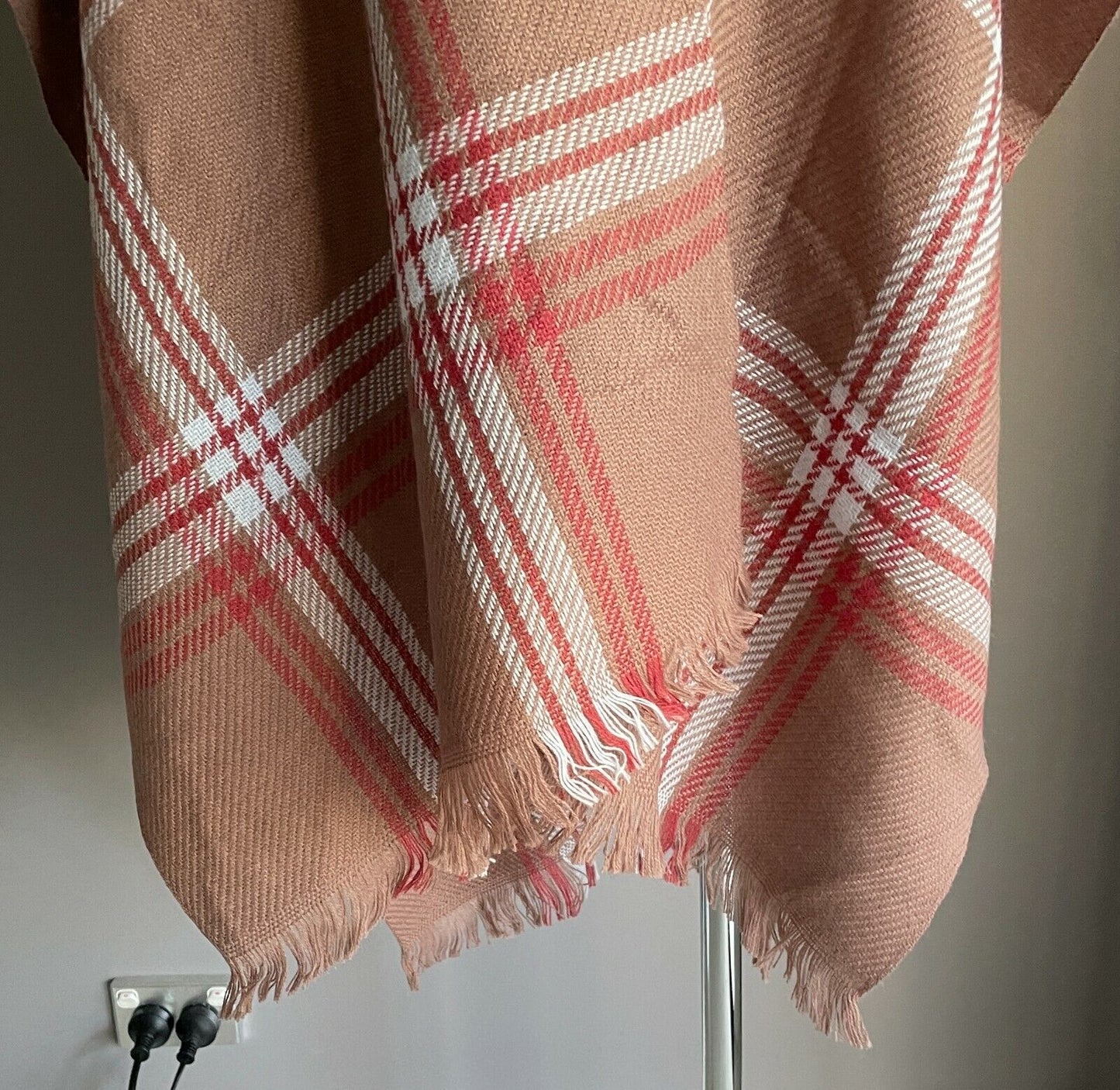KNIT SHAWL Fringed Brown Red Blue Plaid Acrylic Poncho Ladies Wrap NEW Japan