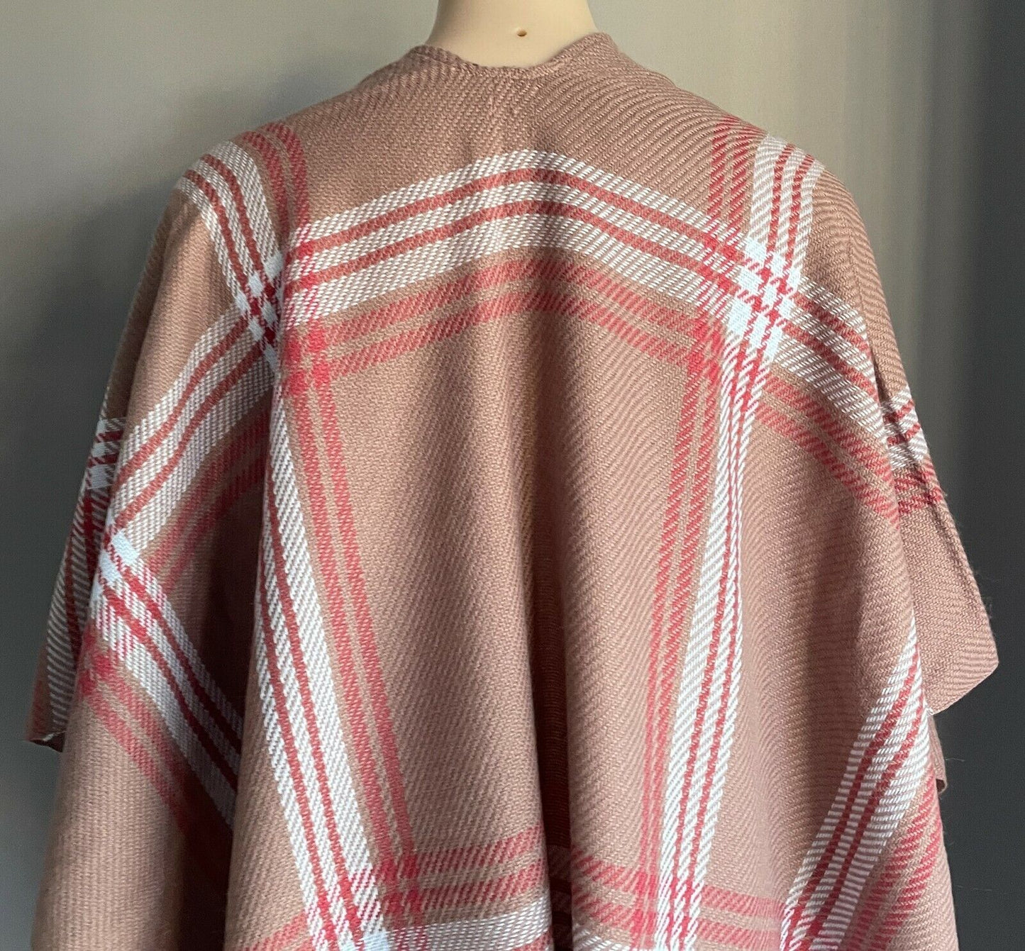 KNIT SHAWL Fringed Brown Red Blue Plaid Acrylic Poncho Ladies Wrap NEW Japan
