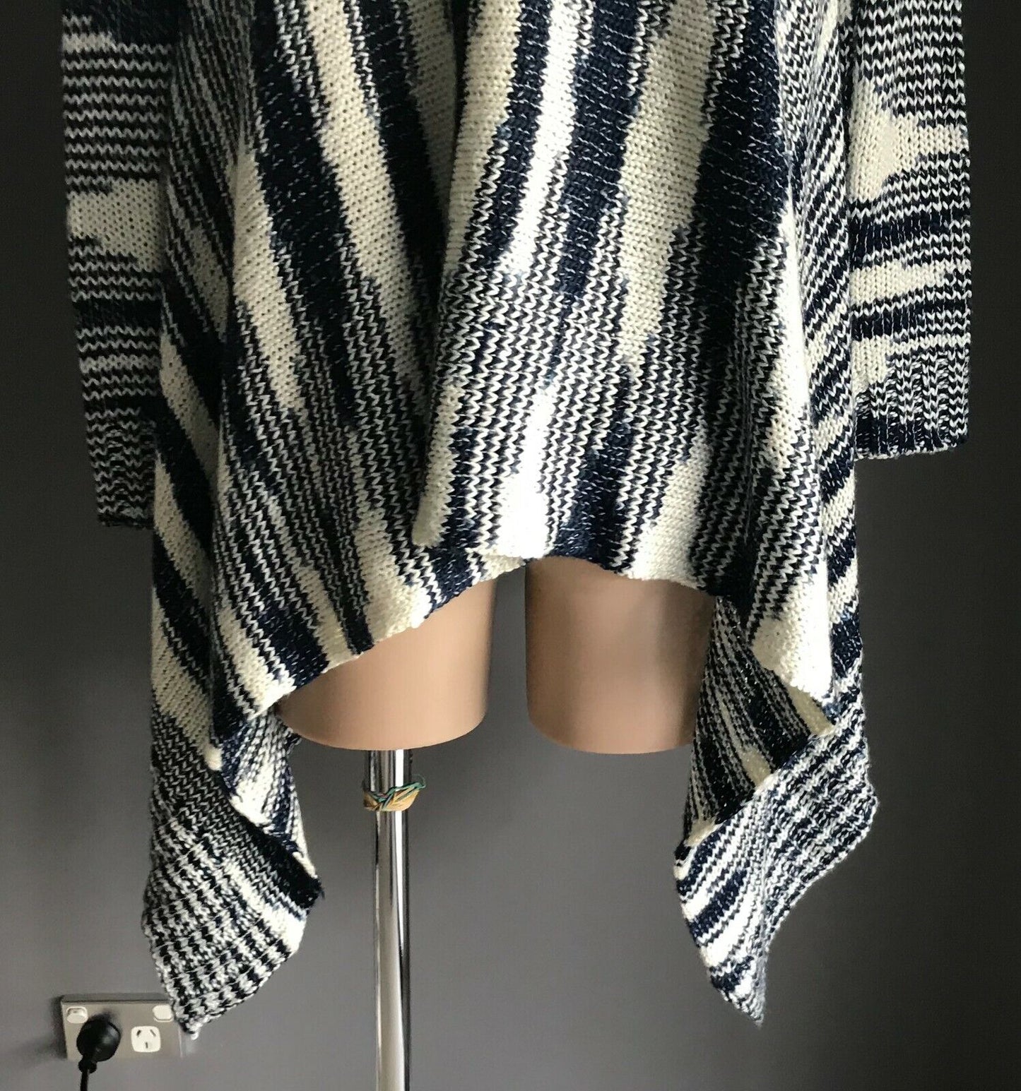 LEE COOPER Cardigan Drape Navy Blue & White Stripe Chunky Knit Poncho Size 8 10