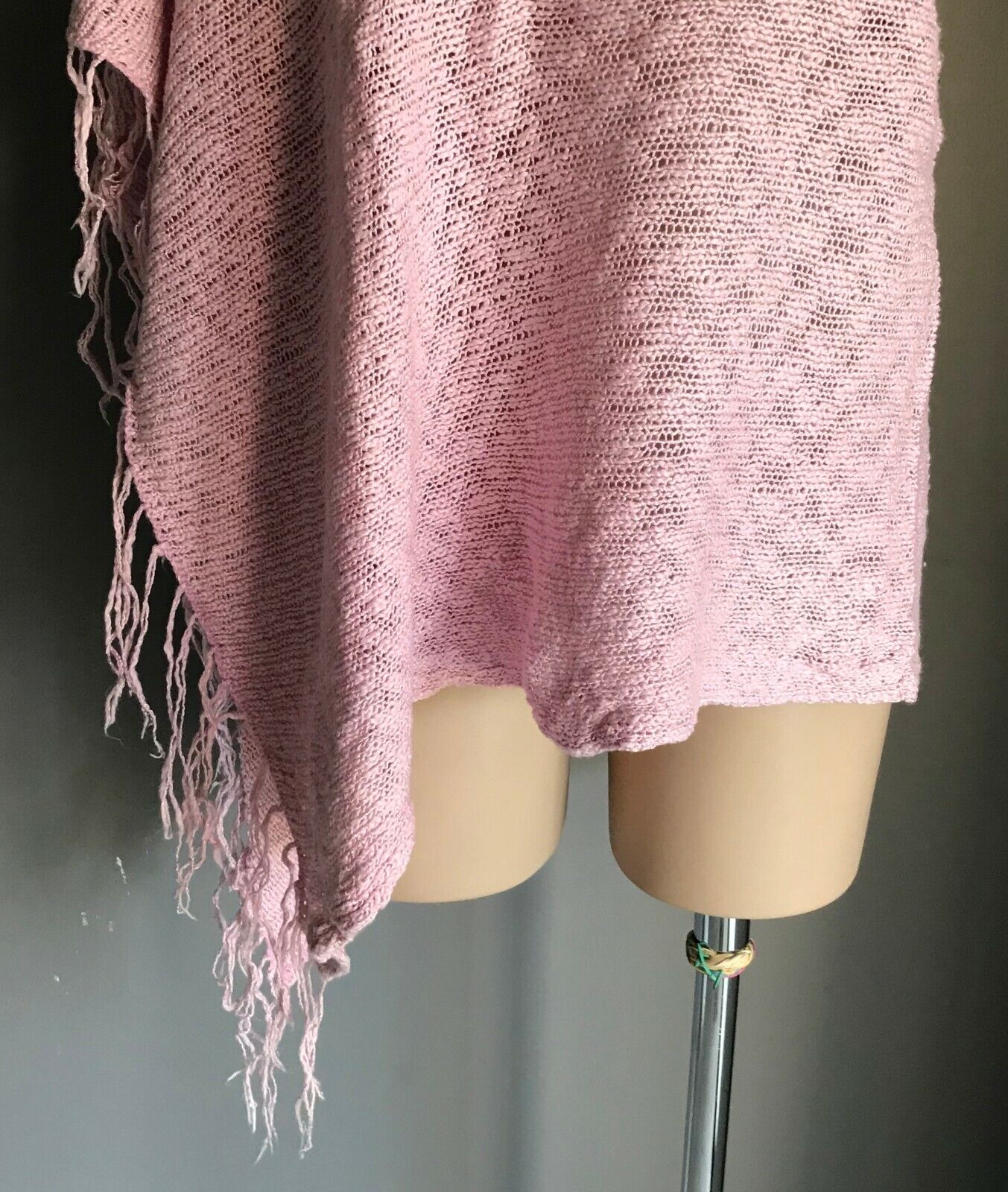 JUST JEANS Poncho Side Fringed Thin Pink Knit One Size Ladies Top  8 - 12