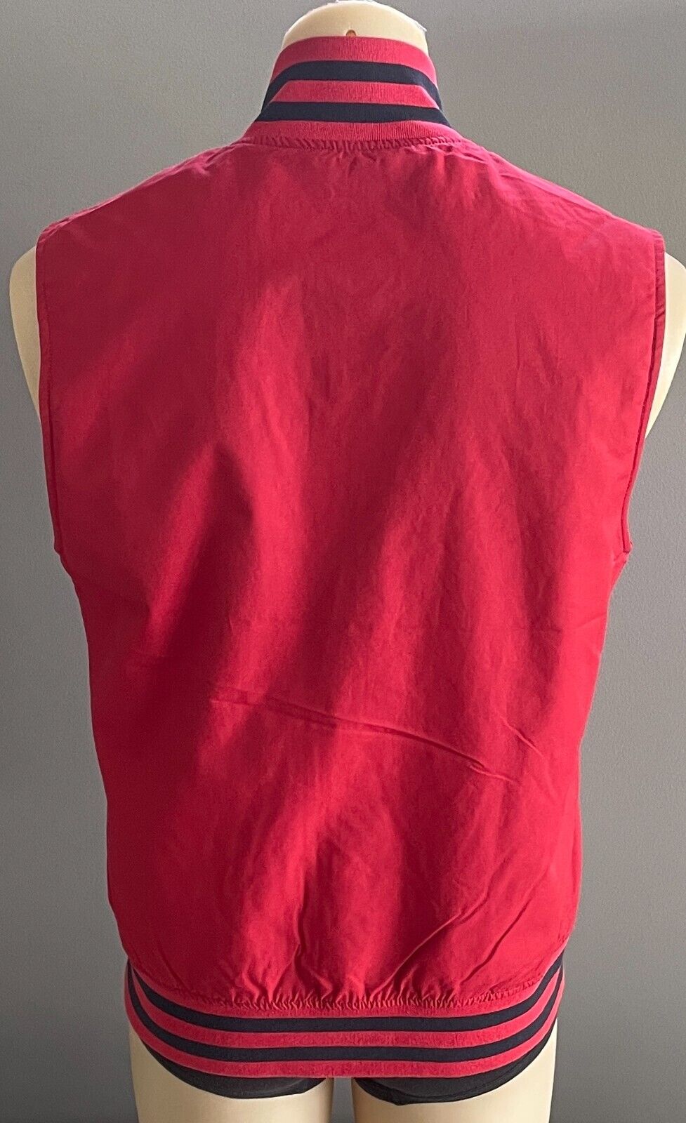 M J BALE Voyager Collection Mens Size M Red Navy Dray Gilet Vest Jacket Full Zip