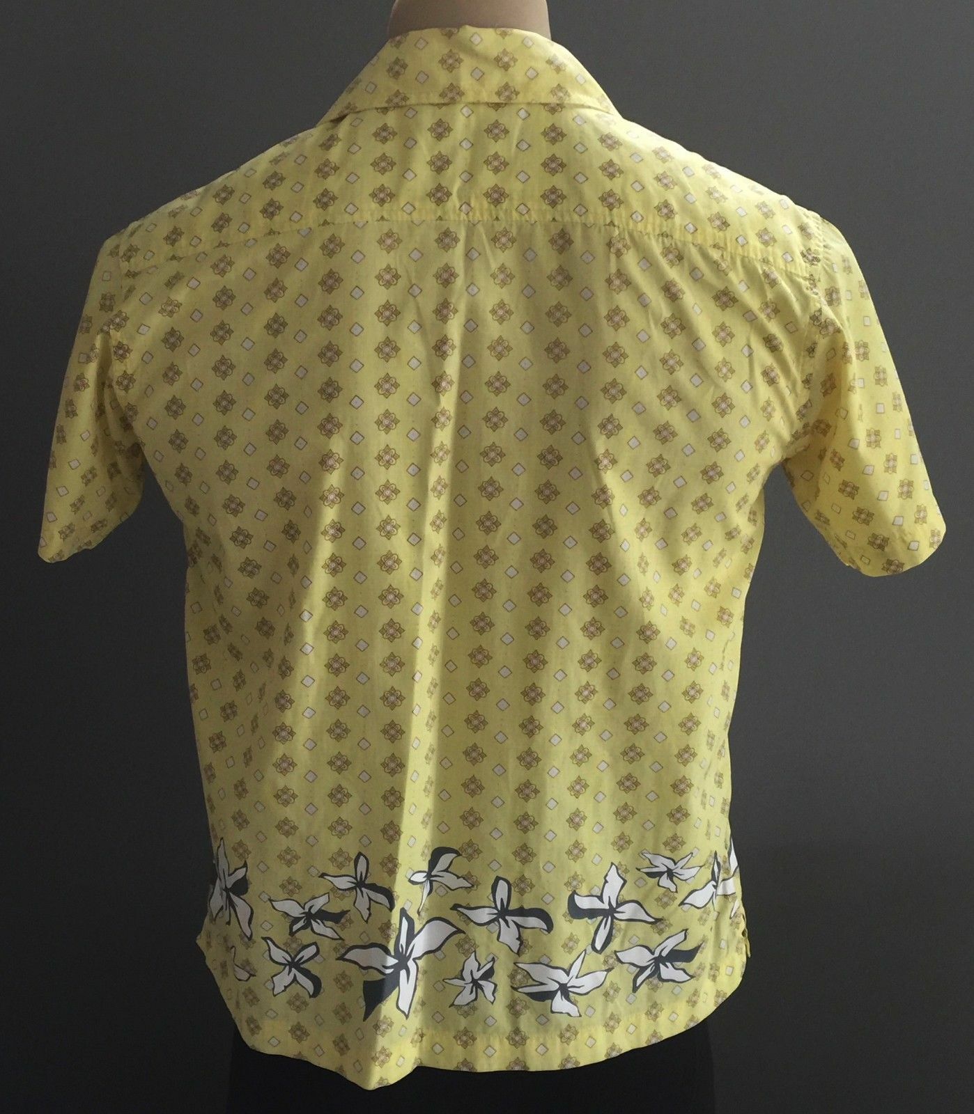 GUESS Hawaiian Shirt Short Sleeve Yellow Bright Hibiscis Border Mens Size S