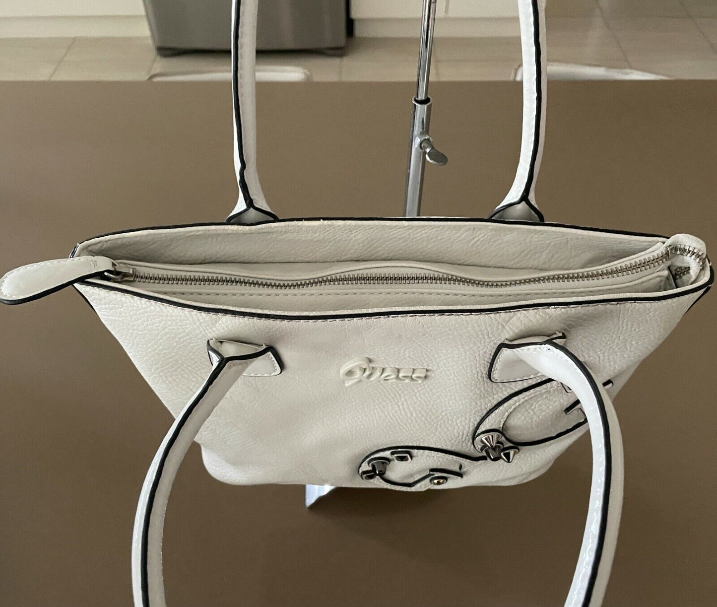 GUESS Shoulder Bag Off White Pebble Look Pleather Tote w Stud Trim w defect NEW