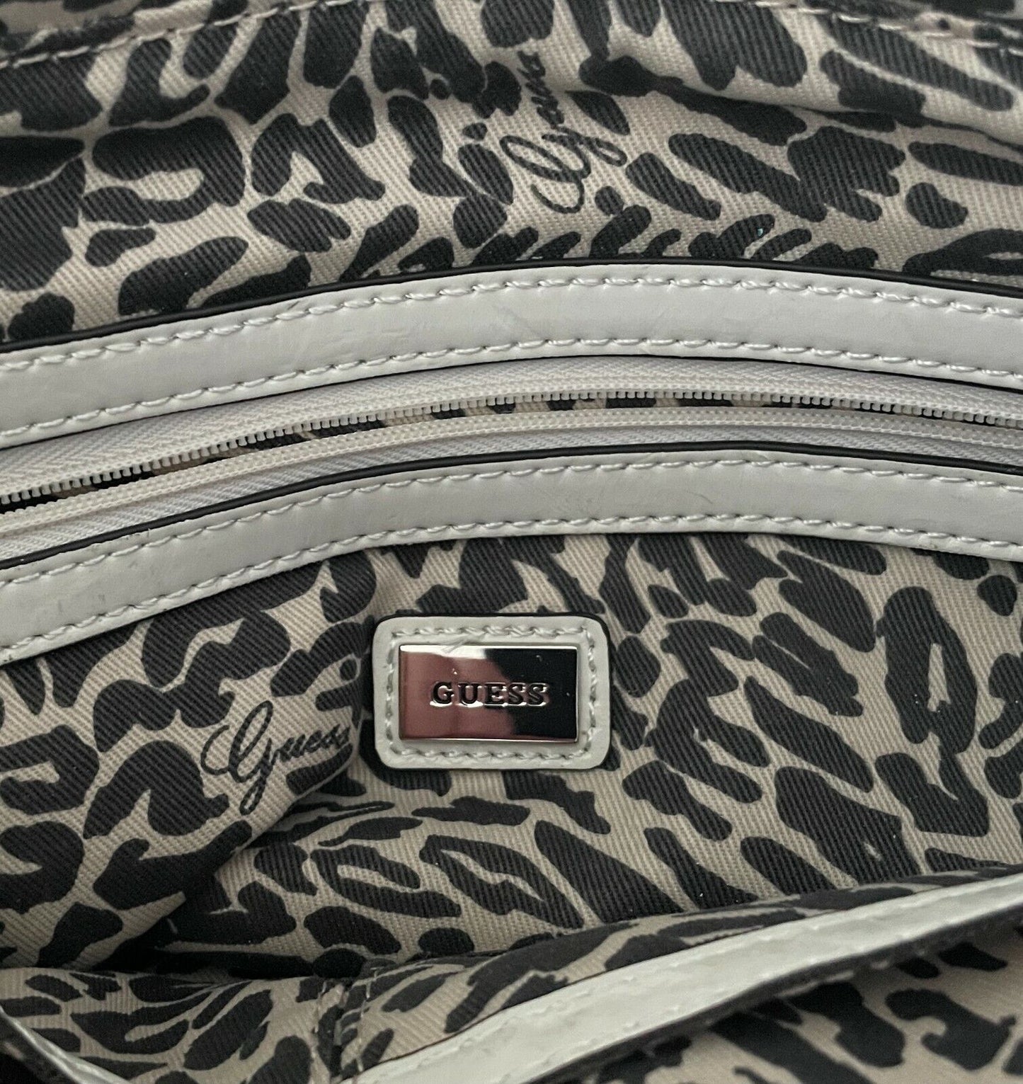GUESS Shoulder Bag Off White Pebble Look Pleather Tote w Stud Trim w defect NEW