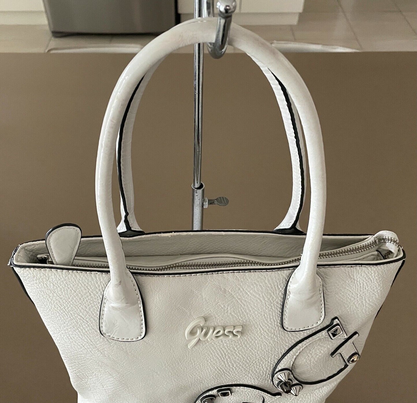 GUESS Shoulder Bag Off White Pebble Look Pleather Tote w Stud Trim w defect NEW