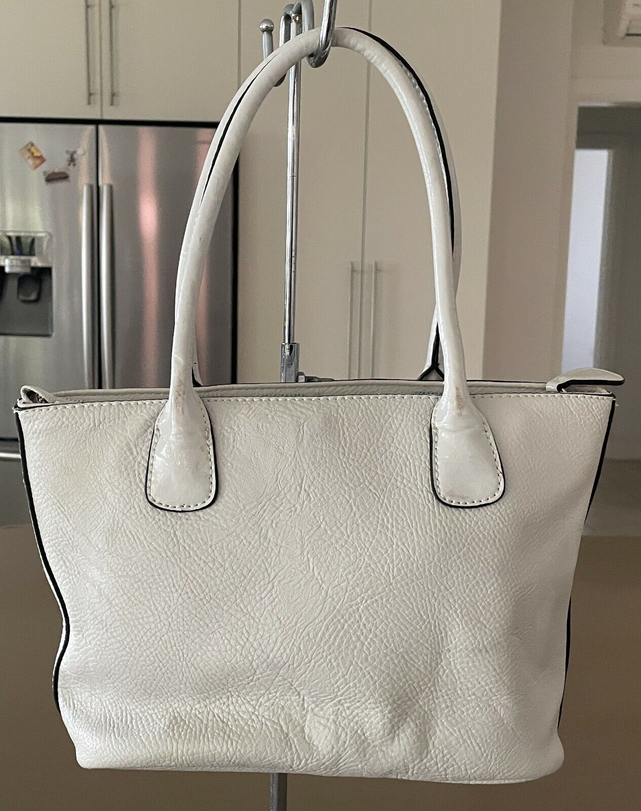 GUESS Shoulder Bag Off White Pebble Look Pleather Tote w Stud Trim w defect NEW