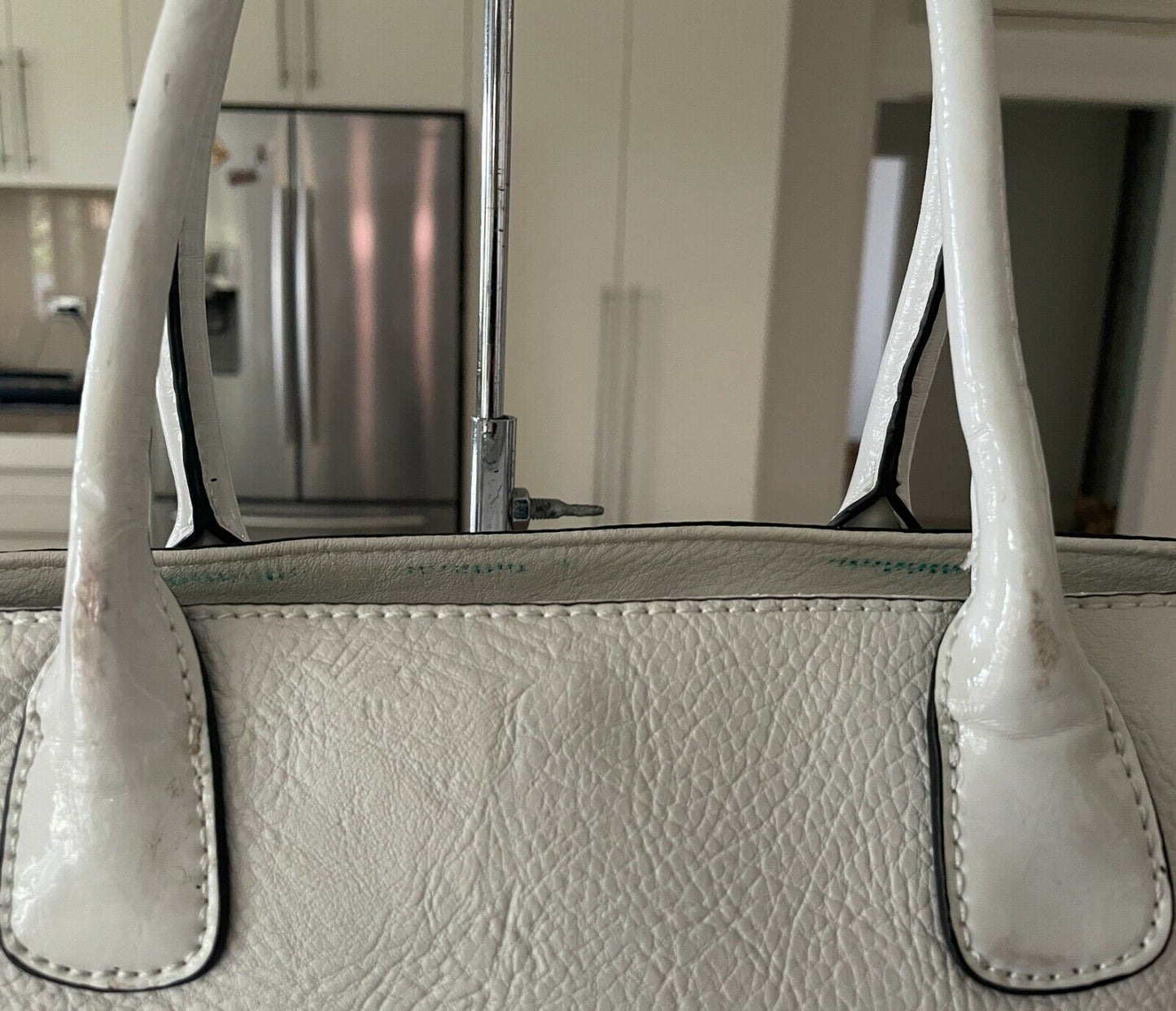 GUESS Shoulder Bag Off White Pebble Look Pleather Tote w Stud Trim w defect NEW