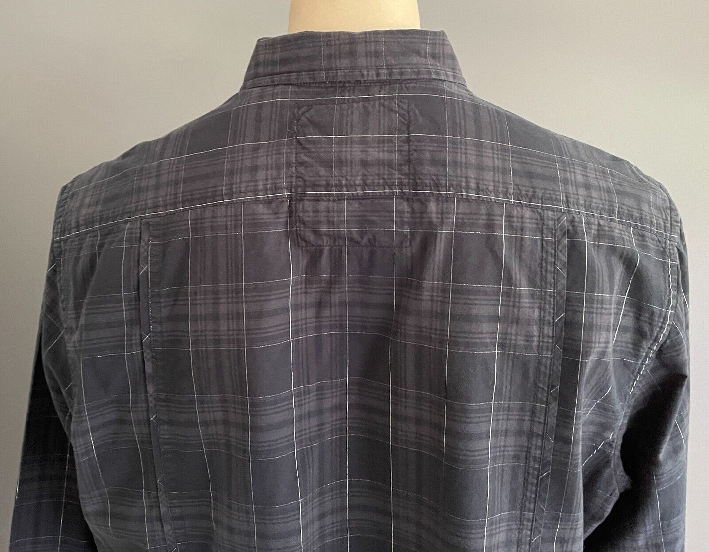 GUESS Shirt Silver Thread Grey Black Check Long Sleeve Button Mens Size 42