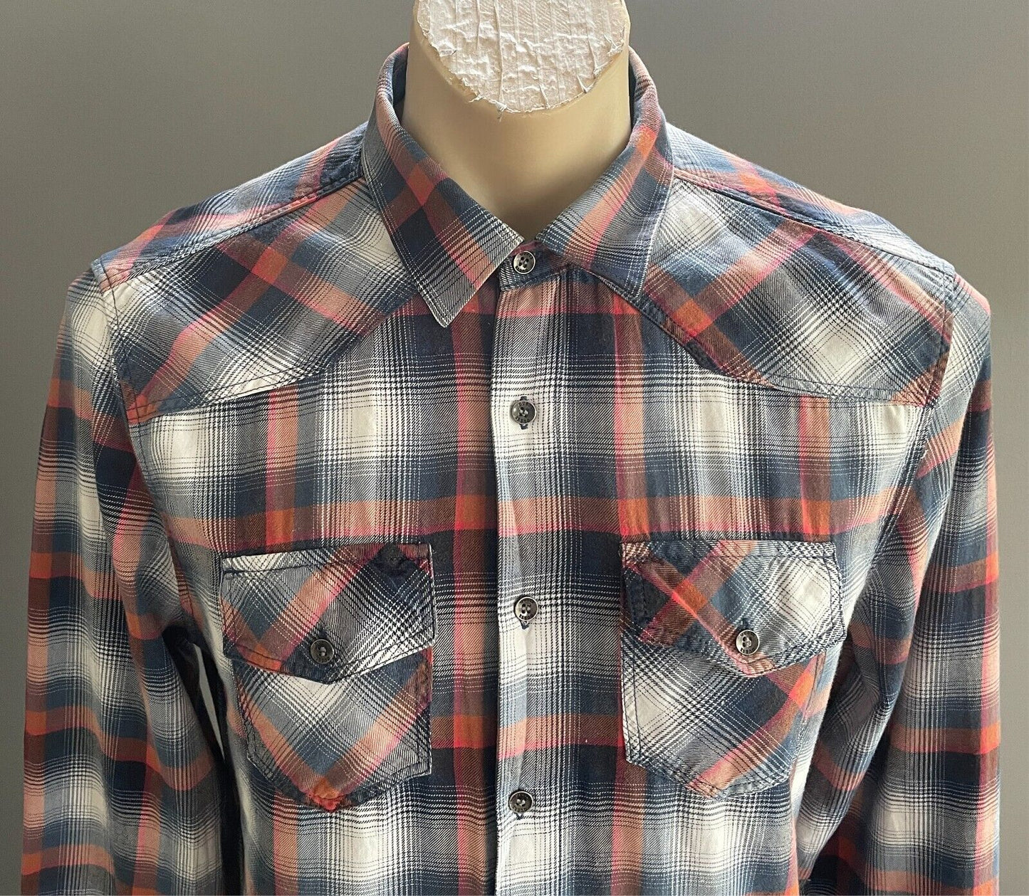 GUESS Cotton Shirt Plaid Print Slim Fit Mens Size S Button Front Long Sleeve
