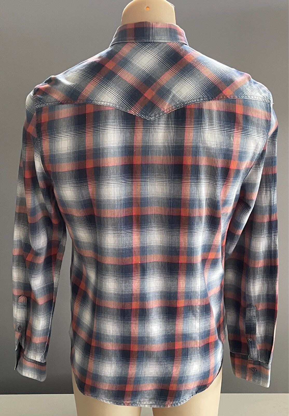 GUESS Cotton Shirt Plaid Print Slim Fit Mens Size S Button Front Long Sleeve