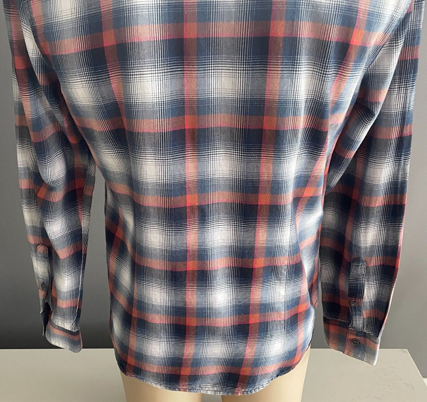 GUESS Cotton Shirt Plaid Print Slim Fit Mens Size S Button Front Long Sleeve