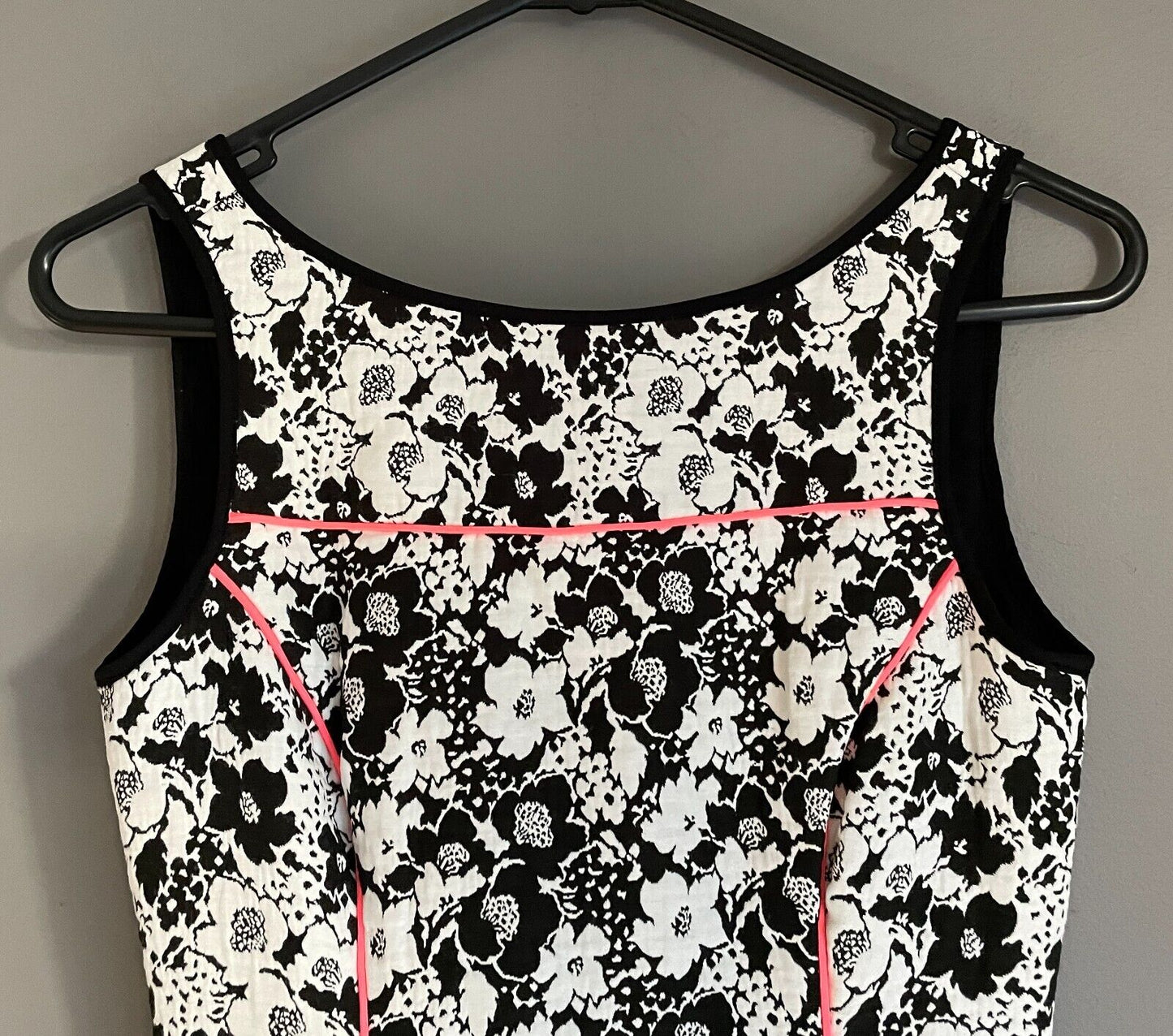 BANANA REPUBLIC Flip Dress Black White Floral Sleeveless Neon Trim Size AU 6 P