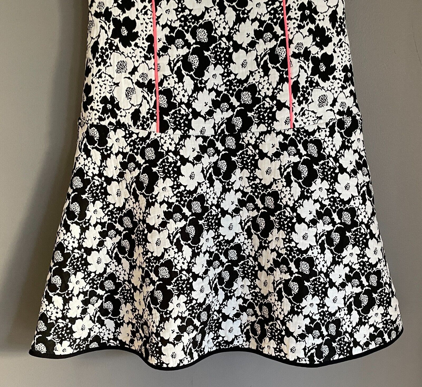 BANANA REPUBLIC Flip Dress Black White Floral Sleeveless Neon Trim Size AU 6 P