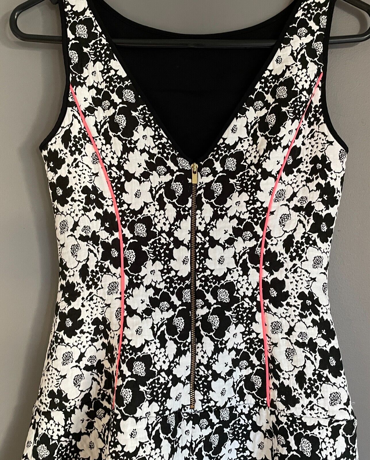 BANANA REPUBLIC Flip Dress Black White Floral Sleeveless Neon Trim Size AU 6 P