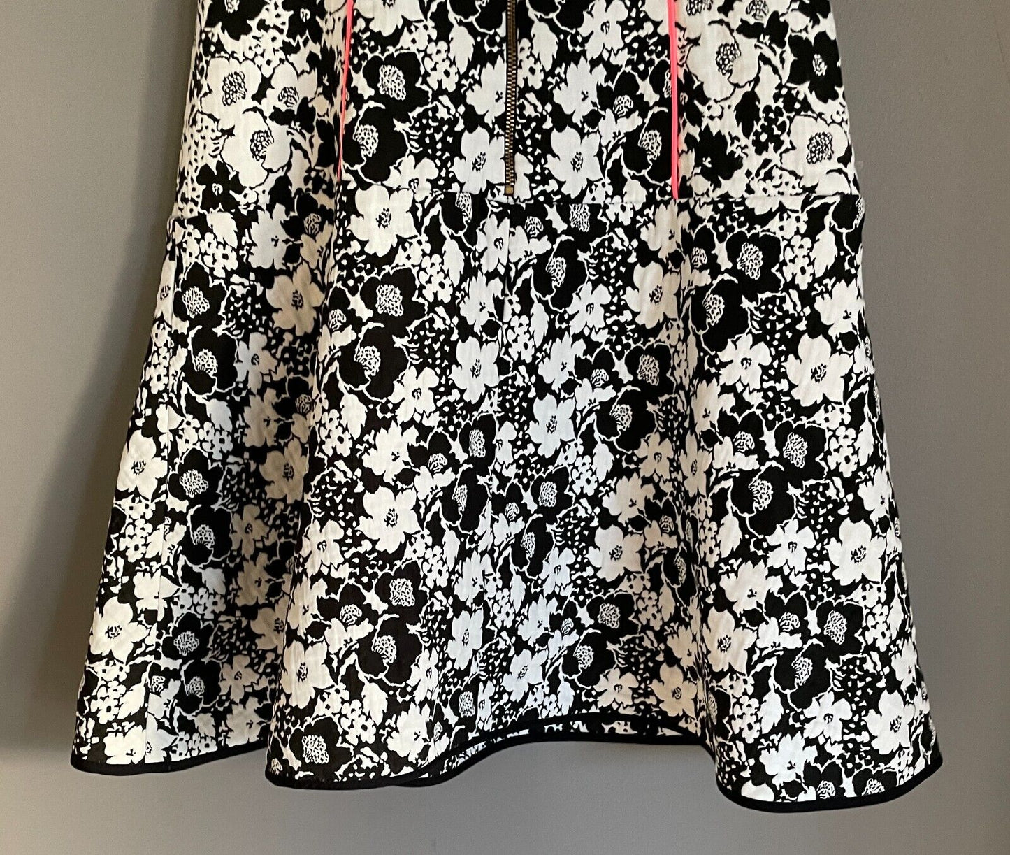 BANANA REPUBLIC Flip Dress Black White Floral Sleeveless Neon Trim Size AU 6 P